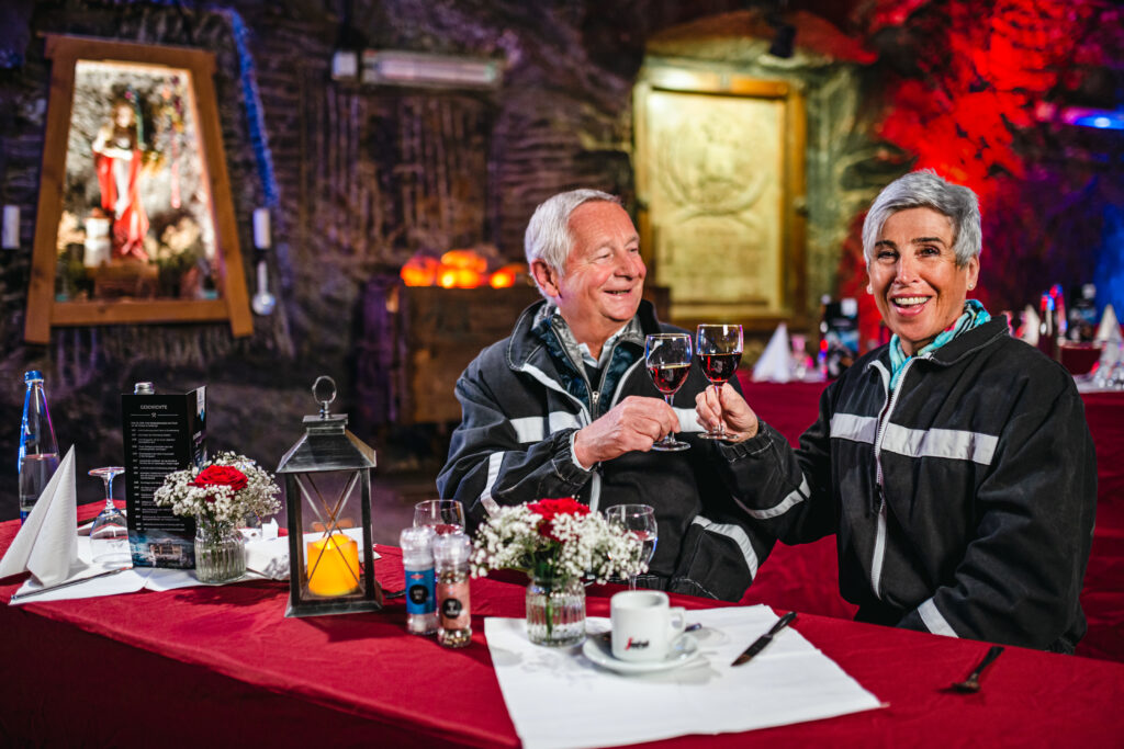 SeeHotel am Chiemseestrand Salzbergwerk Berchtesgaden-Dinner-Paar-Senioren